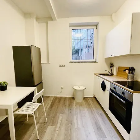 Newly Furnished Beautiful In The Center With Smart Tv *
